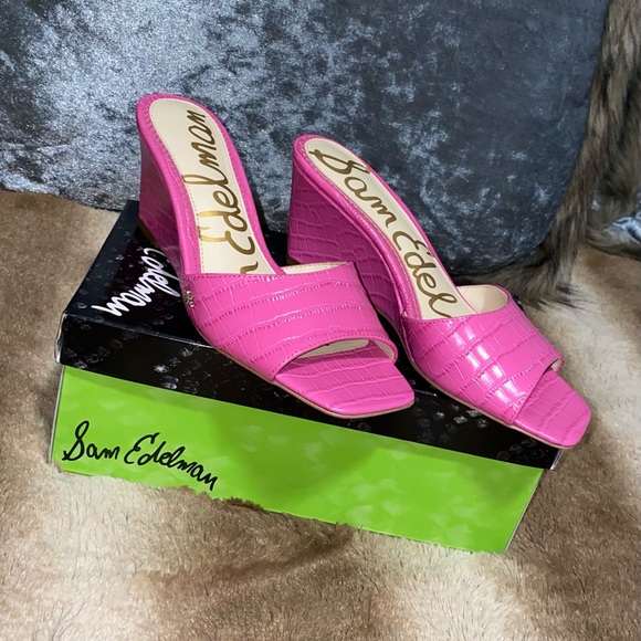 Sam Edelman Magenta Wedge Slide Sandals - Picture 3 of 5
